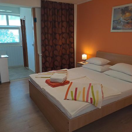 Studio Apartments Maslinik Krk Town Bagian luar foto