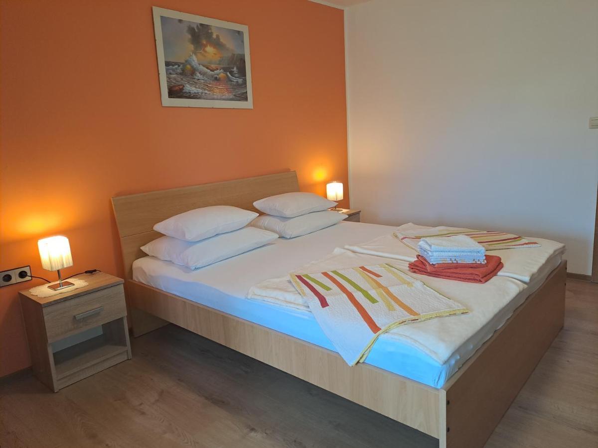 Studio Apartments Maslinik Krk Town Bagian luar foto