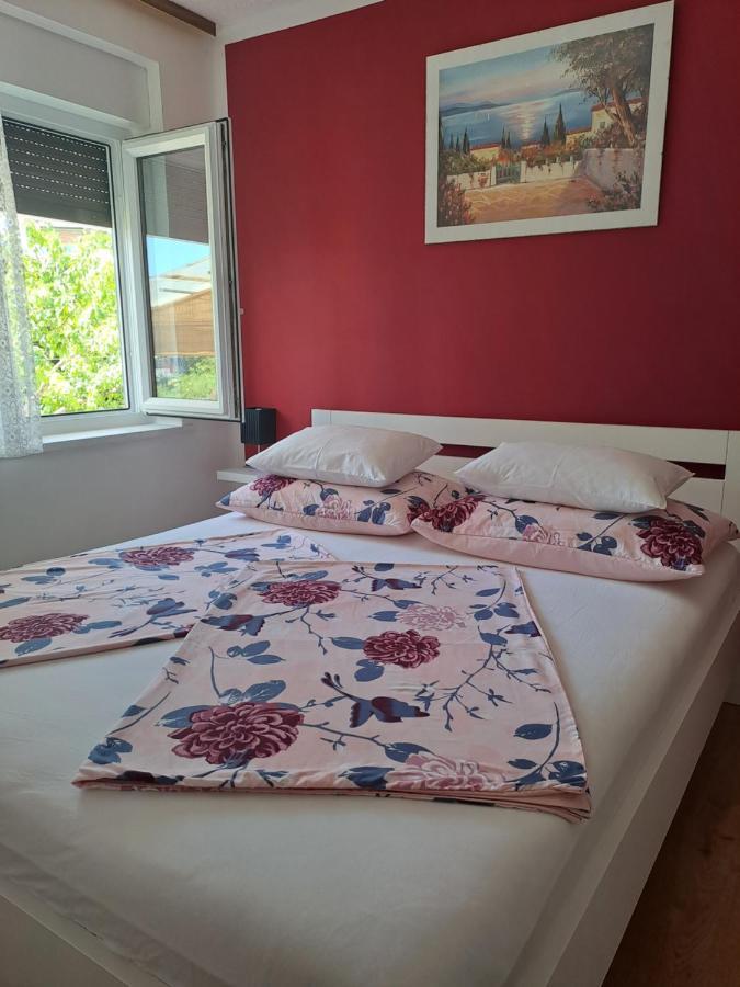 Studio Apartments Maslinik Krk Town Bagian luar foto