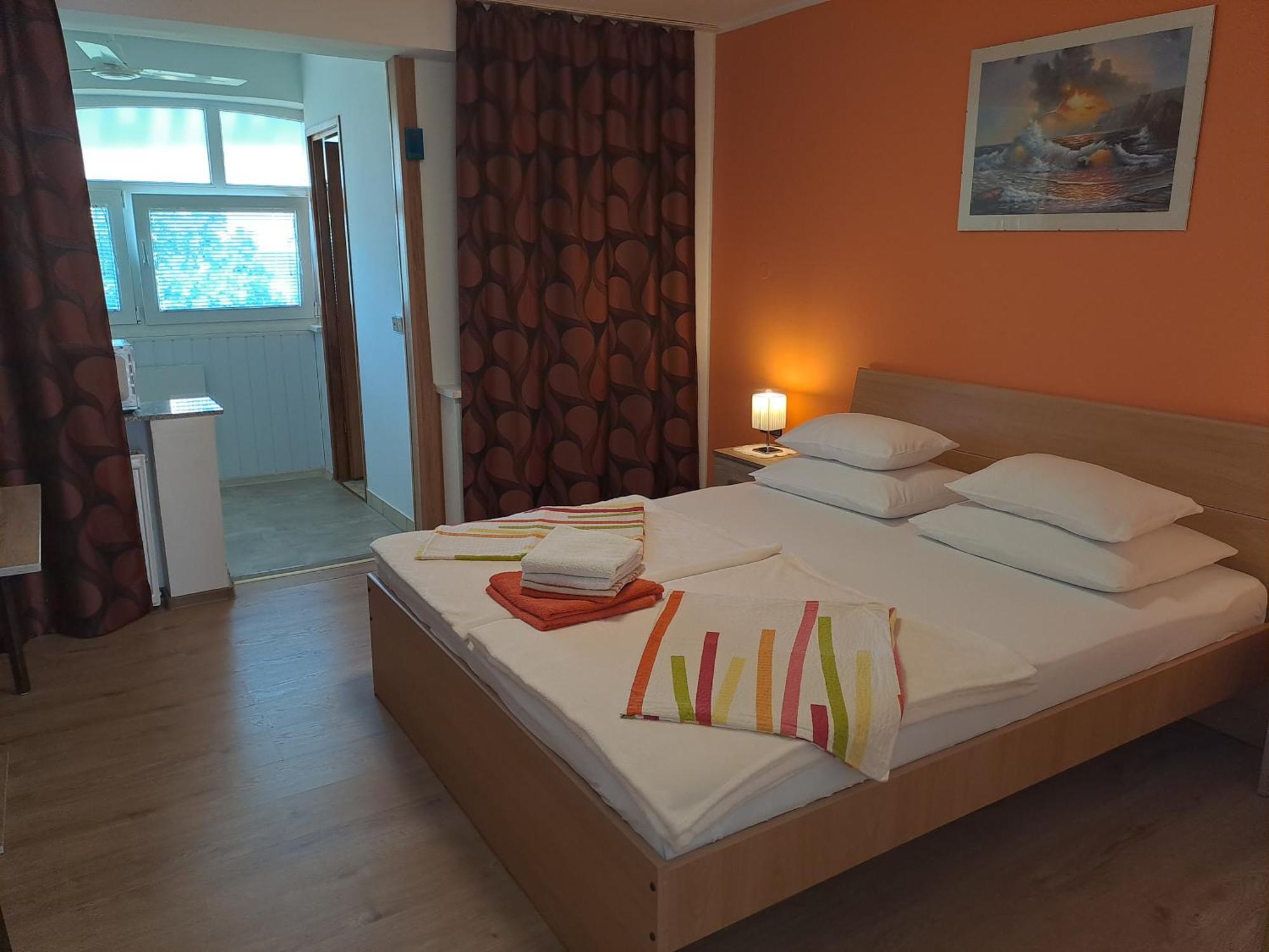 Studio Apartments Maslinik Krk Town Bagian luar foto