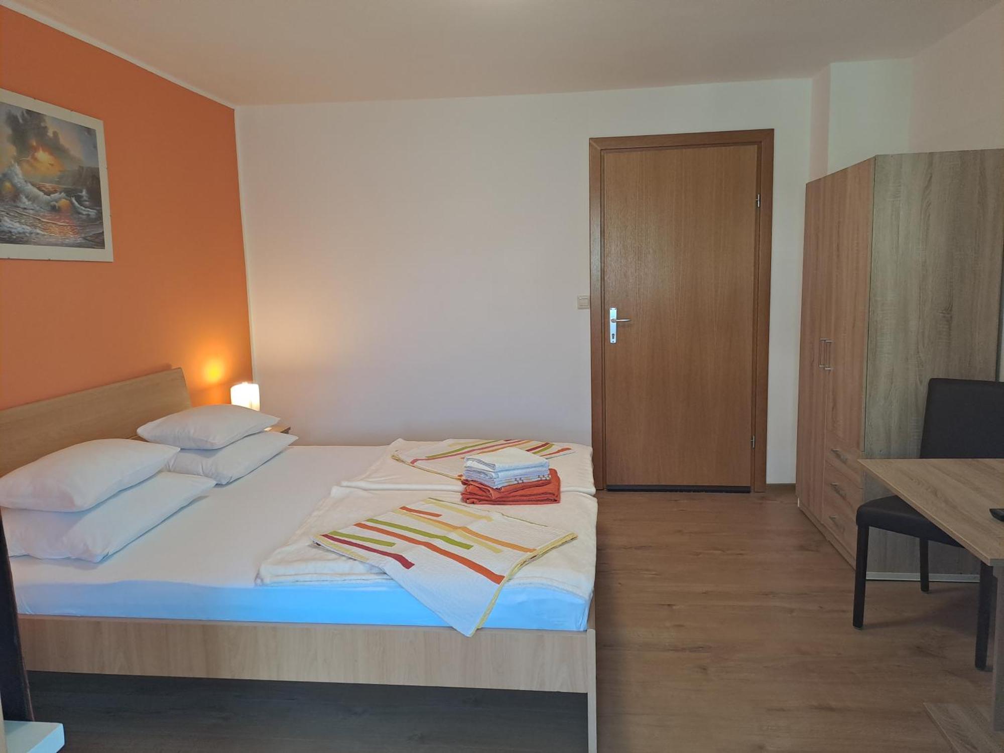 Studio Apartments Maslinik Krk Town Ruang foto