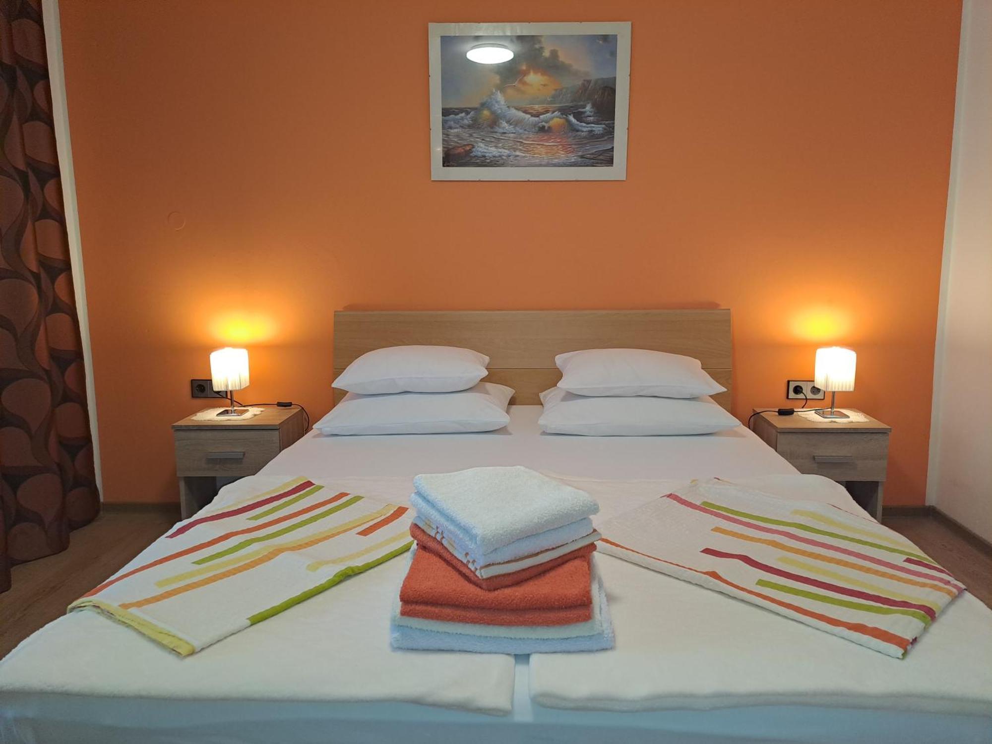 Studio Apartments Maslinik Krk Town Ruang foto